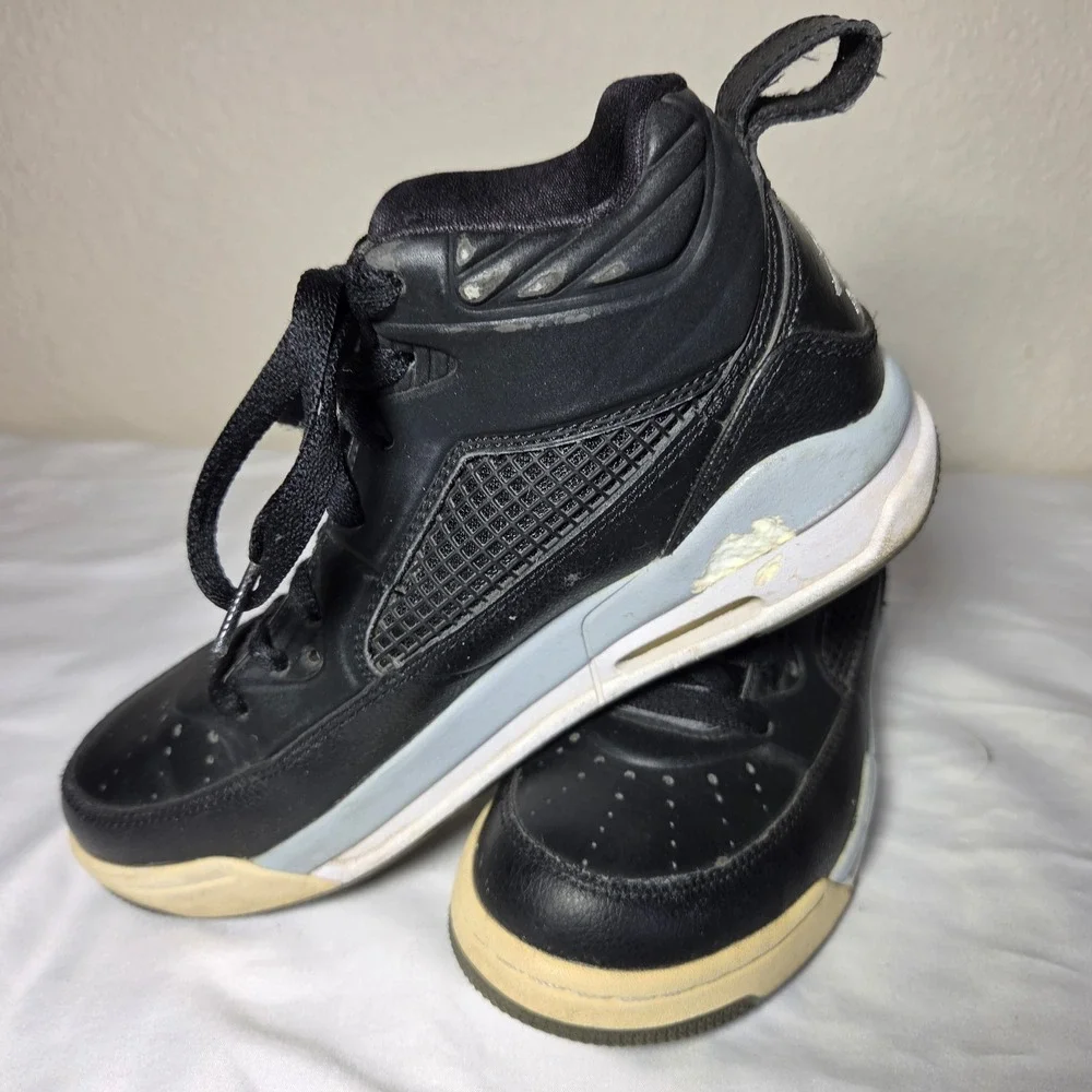 Nike Air Jordan Flight Black White Grey Sneakers 654975-001 Youth Size 6Y